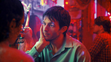 Verträumt gucken kann er ja: Jannis Niewöhner in „Allegro Pastell“