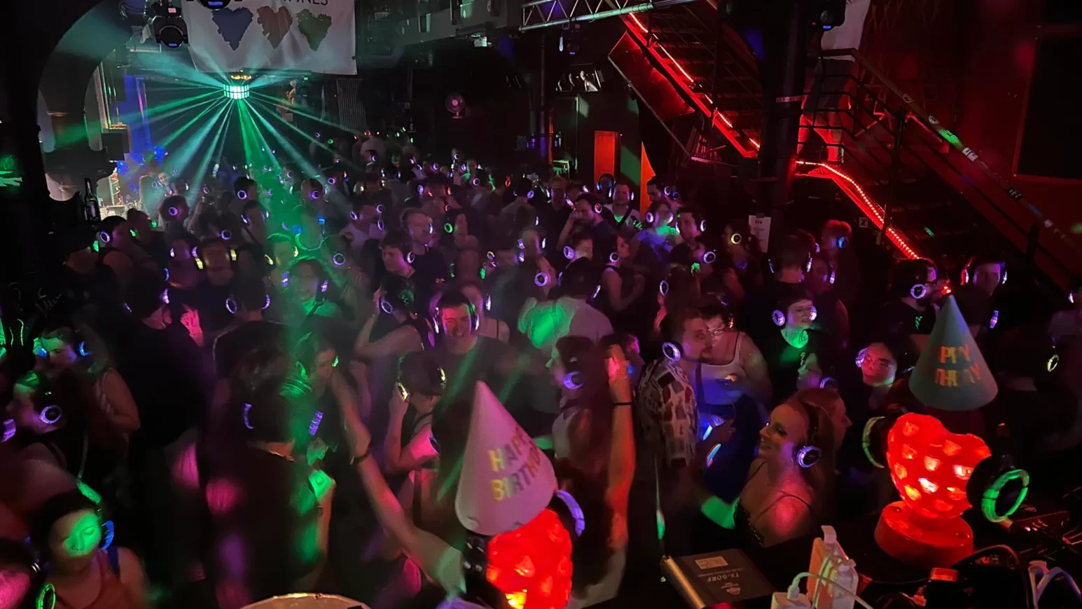 Heartphones Köpfhörerparty im Knust