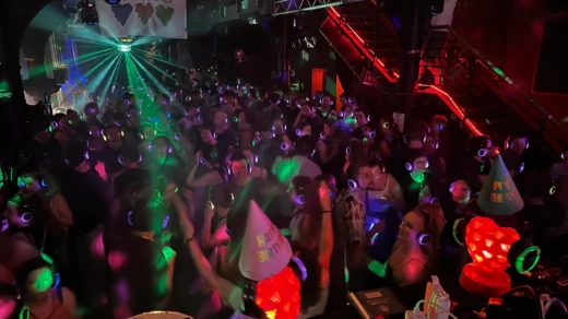 Heartphones Köpfhörerparty im Knust