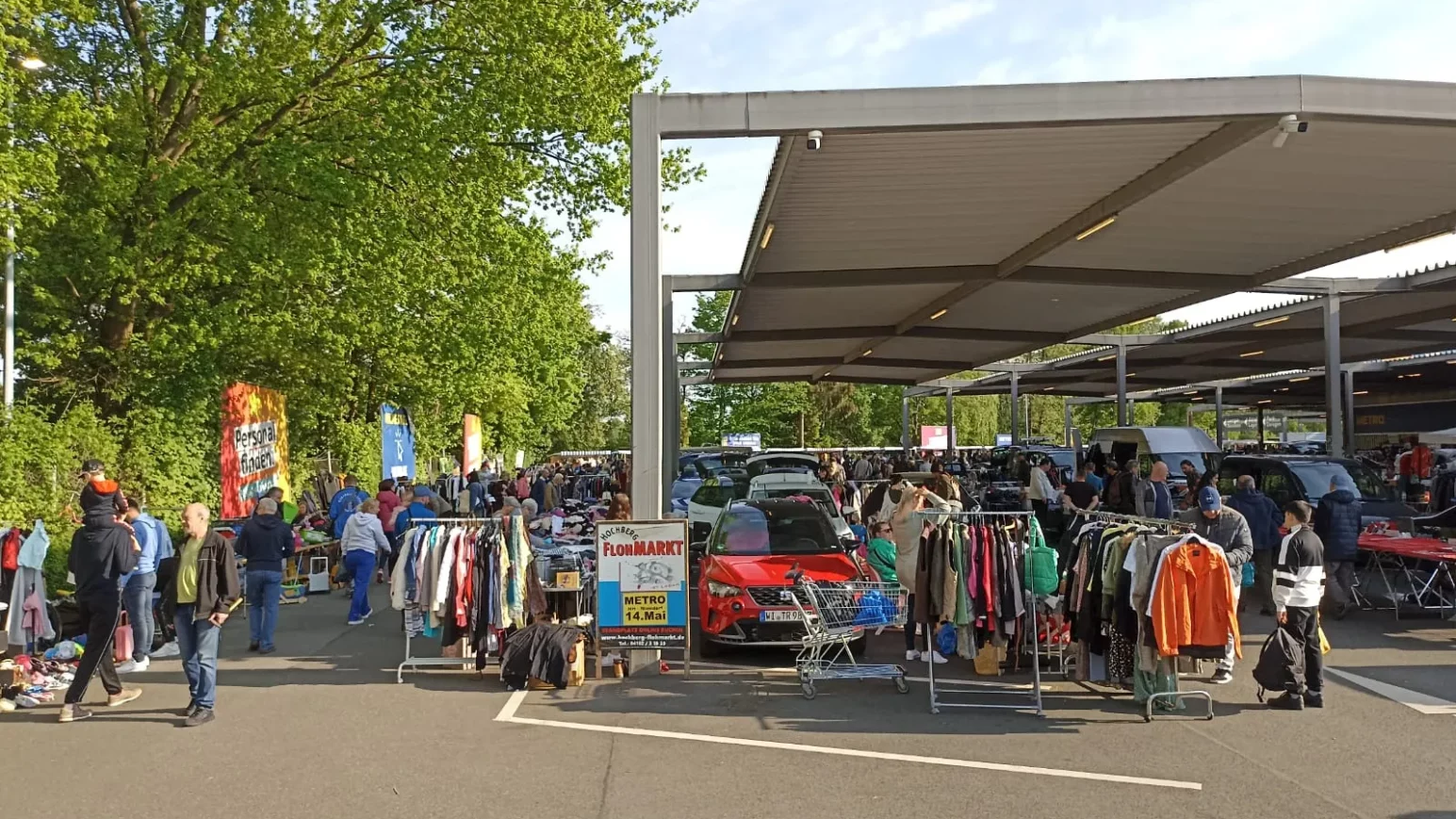 Flohmarkt bei der METRO Hamburg-Niendorf