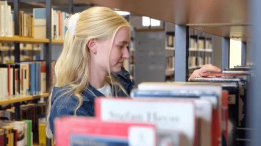 Silent Book Club in der Bücherhalle Wandsbek