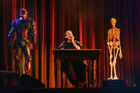 Schatten über dem Nichts mit Katharina Thalbach im St. Pauli Theater