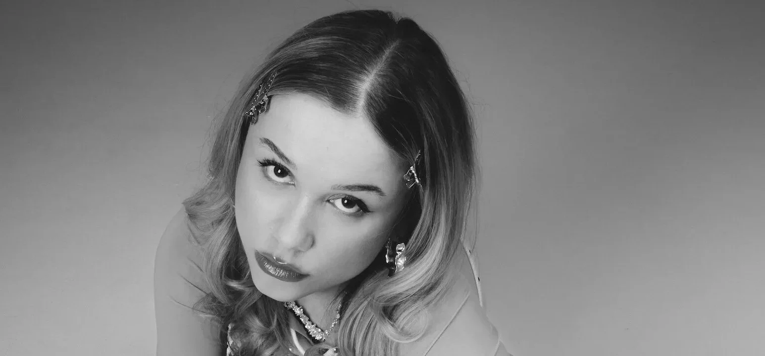 Bella „ich glaub ich“ geh auf Tour 2026 in der Hebebühne