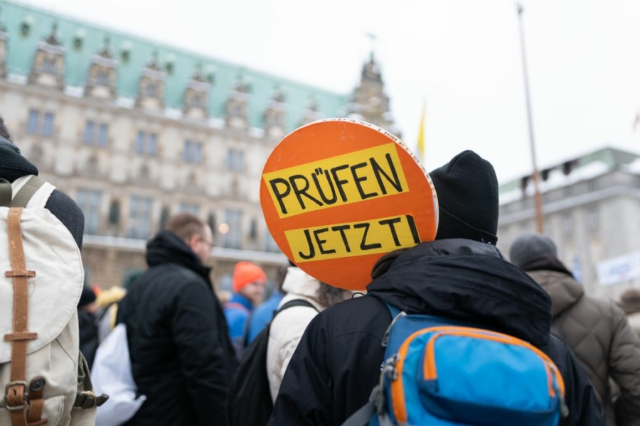 PRÜF-Demo am Jungfernstieg