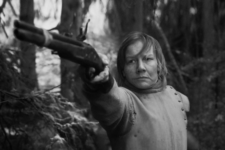 Sandra Hüller als Kriegsheimkehrer in „Rose“