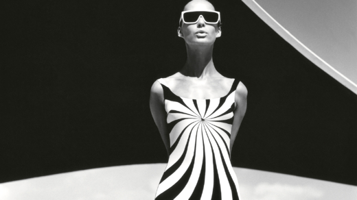 Hypnotisierende Kunst am Körper: 1966 fotografierte F.C. Gundlach das Model Brigitte Bauer im Op Art-Badeanzug von Sinz Bademoden