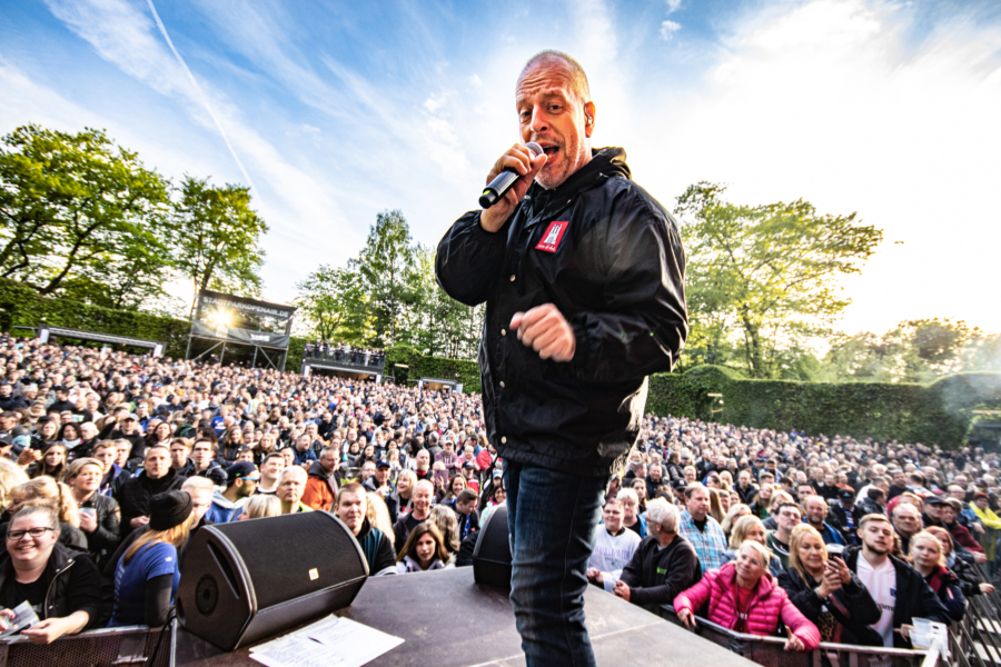 Show Nummer 56 steht an: Lotto King Karl auf der Freilichtbühne im Stadtpark