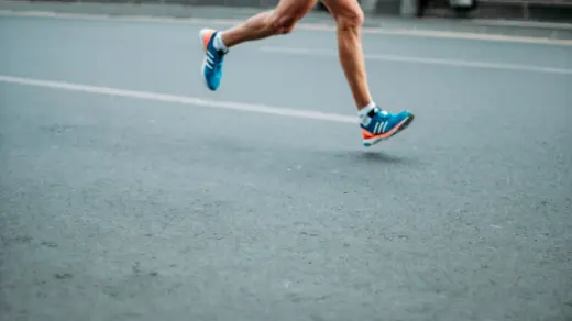 Helferstand beim Ironman Hamburg 2026 – Anleger Rabenstraße