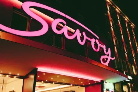 Außenfassade des Savoy Kinos