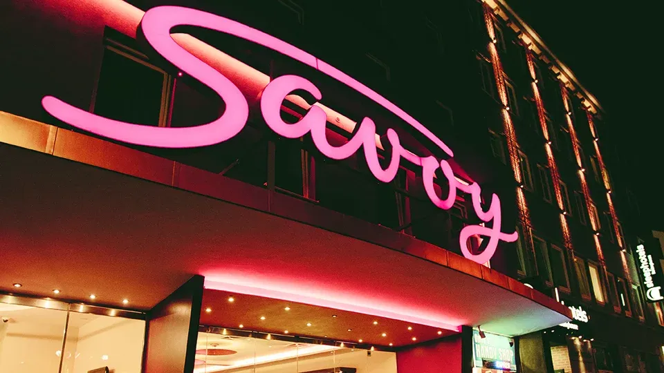 Außenfassade des Savoy Kinos