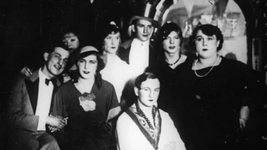 Menschen in der Bar „Adlon“, Hamburg Anfang der 1930er Jahre