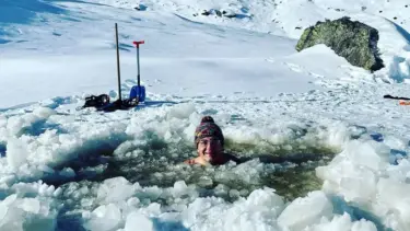 Bild von Wigald Boning im Eisbad