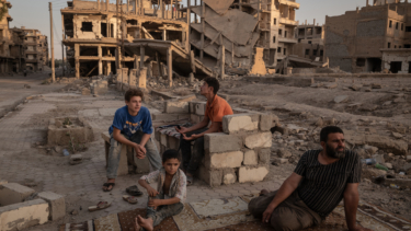 Widerstandsfähig und hoffnungsvoll: ein Foto aus Nicole Tungs Serie „A Syrian City Rebuilds, Still Divided“Foto: World Press Photo 2026, West, Central and South Asia Stories, A Syrian City Rebuilds, Still Divided