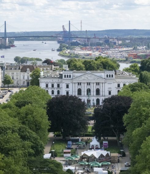 Zentraler Treffpunkt der altonale: der Platz der Republik in Altona