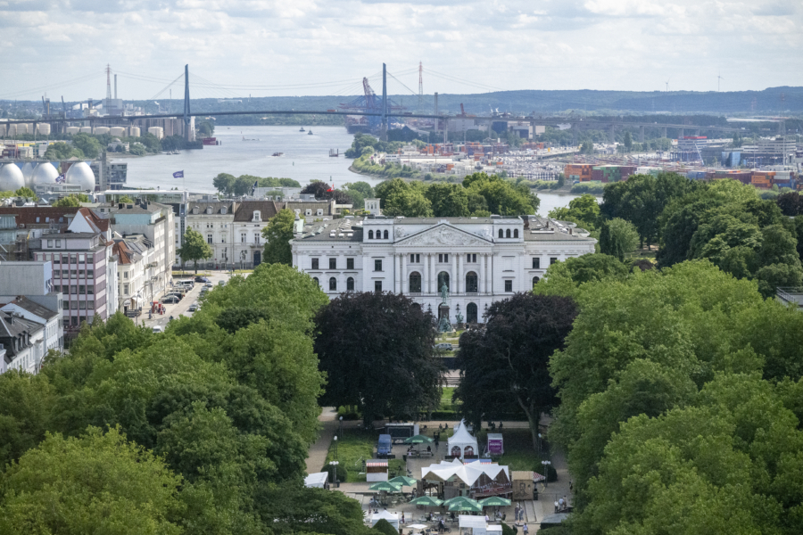 Zentraler Treffpunkt der altonale: der Platz der Republik in Altona