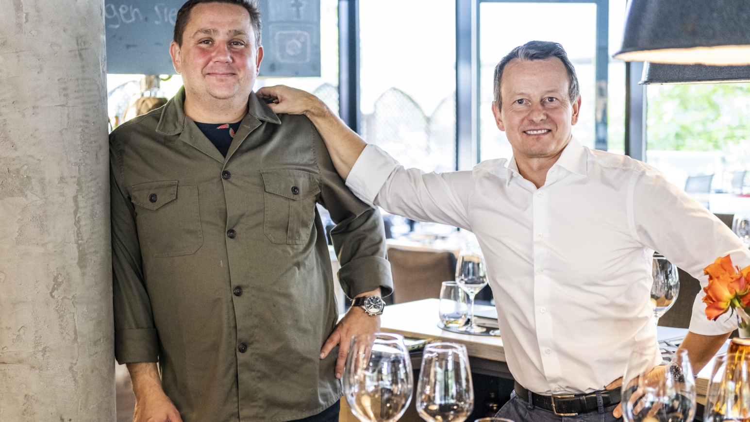 Jan Punčochář und Jan Smigmator freuen sich auf einen intensiven Abend im Stüffel