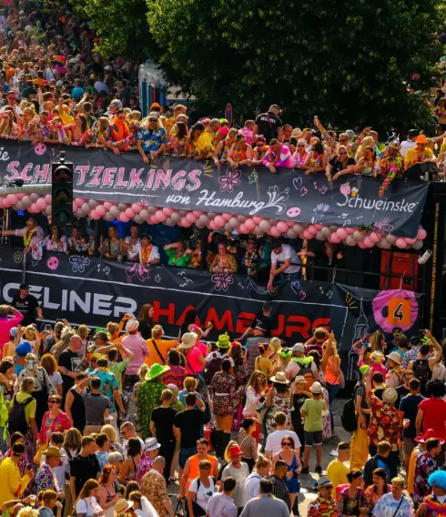 Am 4. Juli 2026 zieht der bunte Schlagermove wieder durch Hamburgs Straßen