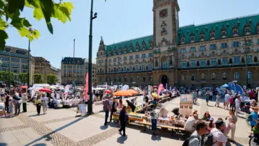 Hamburgs Längste Tafel: Vielfalt am Rathausmarkt