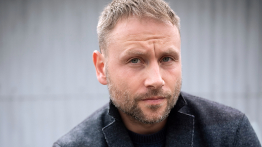 „Wir Menschen sind wie chemische Elemente: Je nachdem, aus welchem Element mein Gegenüber besteht, reagiere ich anders“: Max Riemelt