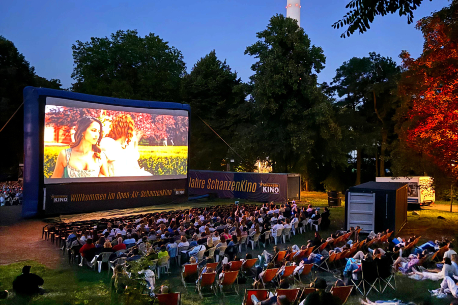 Mitte Juli ist es dann so weit: Eines von Hamburgs vielen Sommerhighlights geht wieder an den Start. Das LOTTO Hamburg SchanzenKino