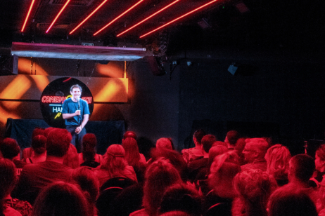 Stand-up-Comedy in entspannter Atmosphäre im Comedyflash Club Hamburg