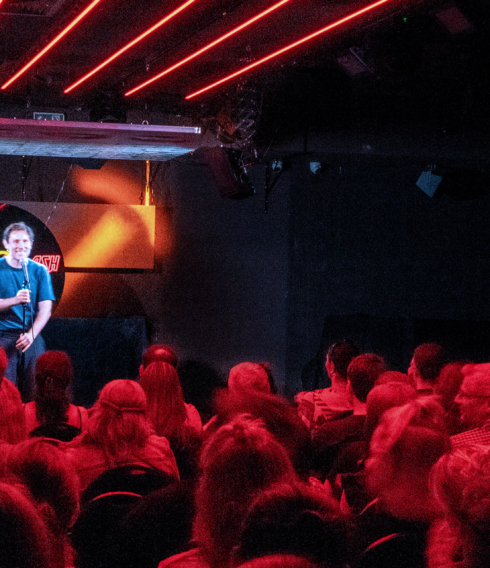 Stand-up-Comedy in entspannter Atmosphäre im Comedyflash Club Hamburg