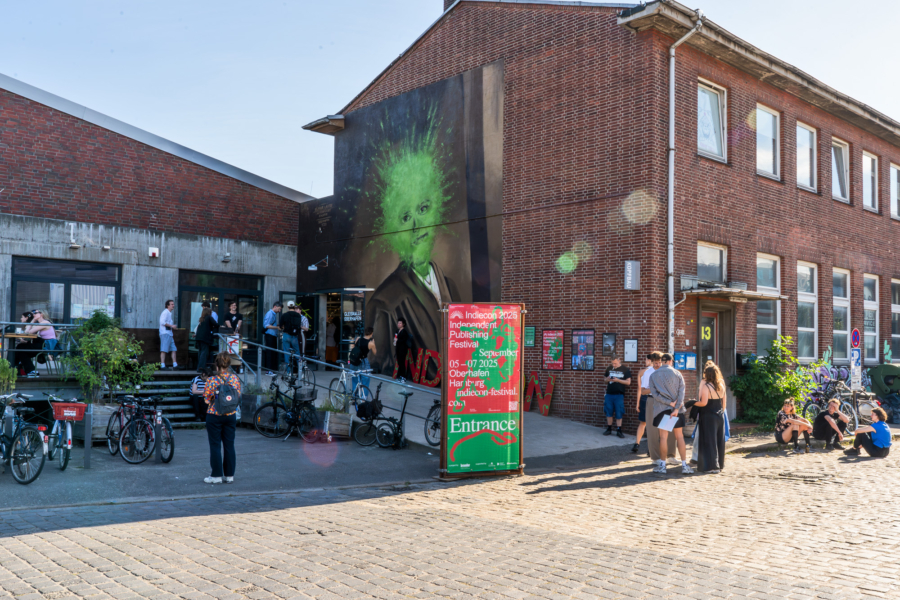 Bild von der Indicon 2025 im Oberbahnhof Hamburg