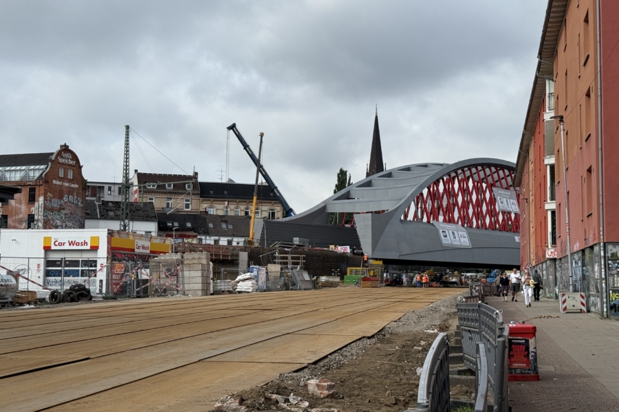 Es ist soweit: Die neue Sternbrücke hat in der Nacht zu Freitag, den 31.7. ihren neuen Bestimmungsort erreicht