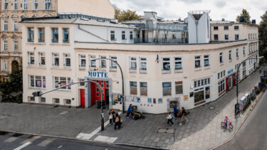 Die Motte aus der Vogelperspektive