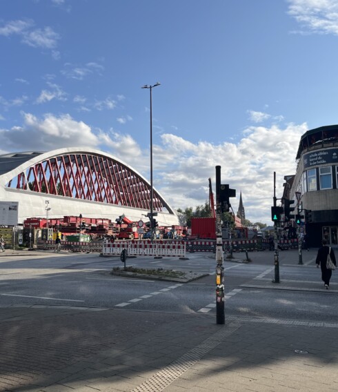 Der Einbau der neuen Sternbrücke startet am Mittwoch, 29. Juli und damit früher als geplant (@Alice von der Laden)