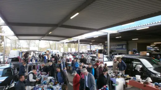Flohmarkt bei der Metro Niendorf