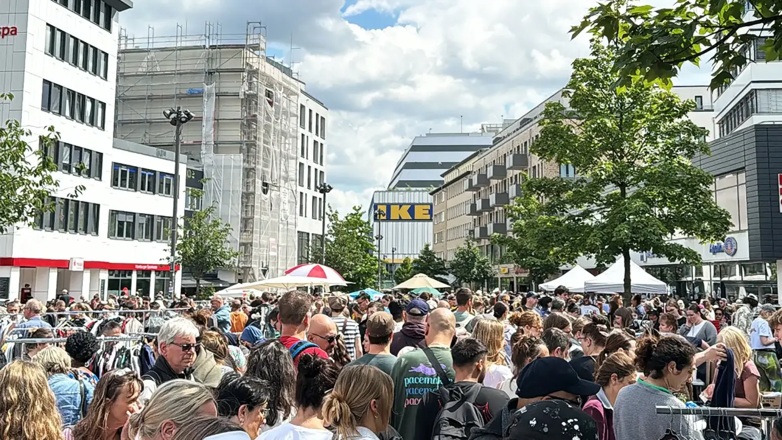 Flohmarkt in der Neuen Großen Bergstraße