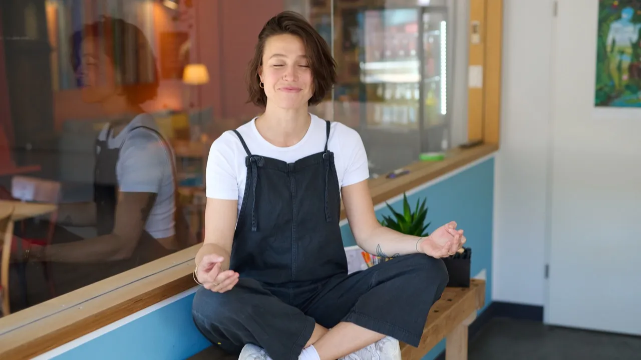 Yoga & Slow Looking in den Deichtorhallen