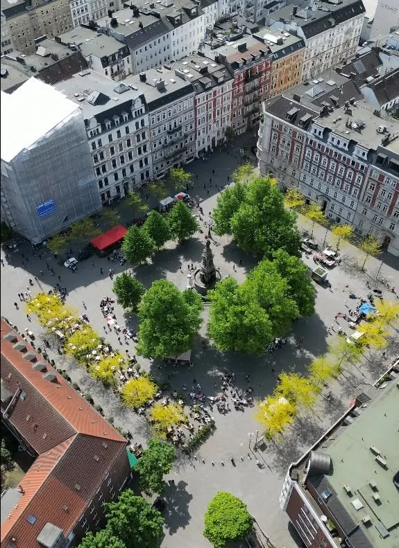 Flohmarkt auf dem Hansaplatz