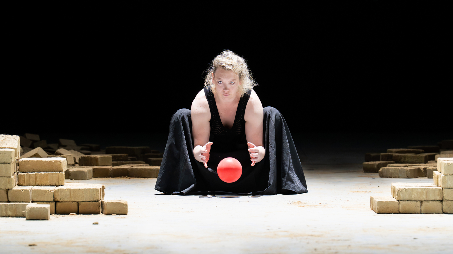 Zentrale Figur: Lina Beckmann als »Medea«