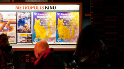 Plakate vor dem Metropolis Kino 2025