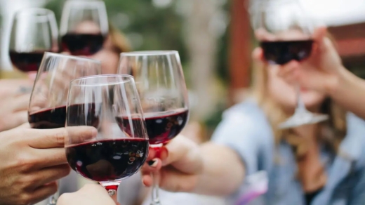 Bauernmarkt und Weinfest auf dem Tibarg