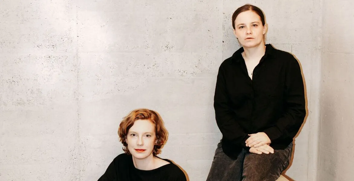 Jasna Fritzi Bauer und Luise Wolfram im Centralkomitee