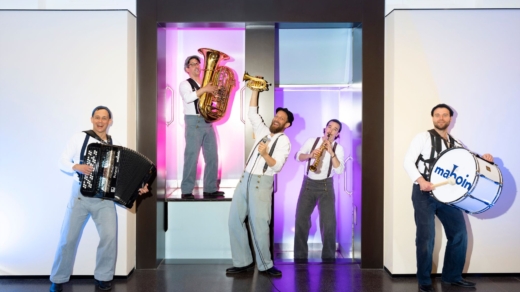 mahoin im Schmidt Theater
