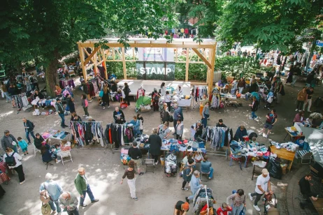 Nachbarschaftsflohmarkt im HausDrei