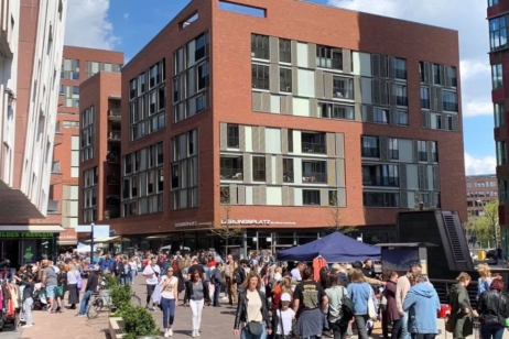 Langschläfer Flohmarkt am Überseeboulevard